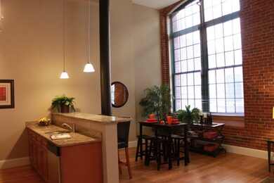 300 Canal St unit 6-508, Lawrence, MA 01840 - photo 2