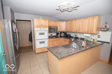 3357 Nottingham Dr, Columbus, IN 47203 - photo 6