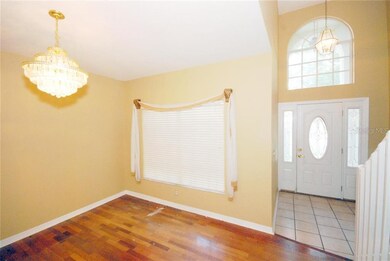 DINING ROOM/FOYER