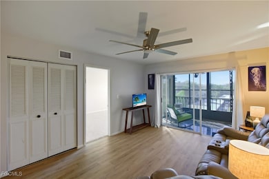 2111 Barkeley Ln unit 18, Fort Myers, FL 33907 - photo 3