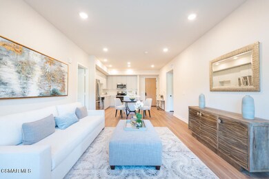 77 N Conejo School Rd unit 208, Thousand Oaks, CA 91362 - photo 4