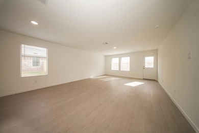 9204 SW 20th St, Oklahoma City, OK 73128 - photo 4