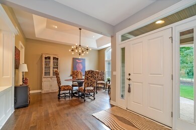 004-Foyer-3295813-large