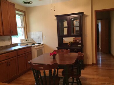 27 Mapleridge Ave unit left, Albany, NY 12209 - photo 2