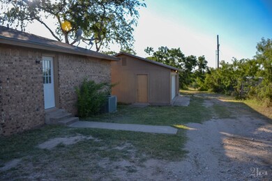 11006 Twin Lakes Ln, San Angelo, TX 76904 - photo 3