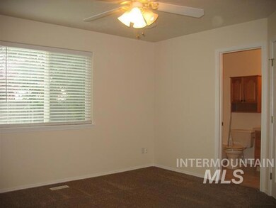 825 W Florida Ave, Nampa, ID 83686 - photo 6