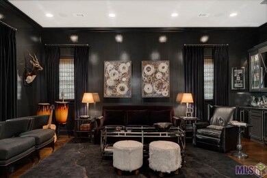 Men's lounge