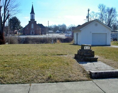 404 E Main St, Loogootee, IN 47553 - photo 3