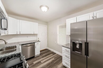013_84f3_Y Middlehurst Dr-021