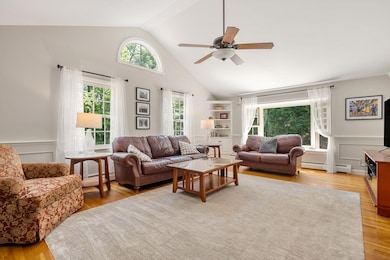 24 Holly Hill Dr, Amherst, NH 03031 - photo 6