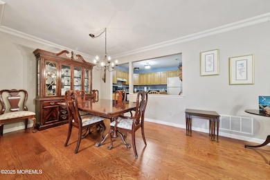 712 Zlotkin Cir unit 8, Freehold, NJ 07728 - photo 4