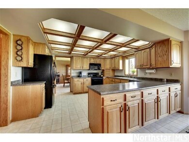 Handy open counter with storage on two sides borde