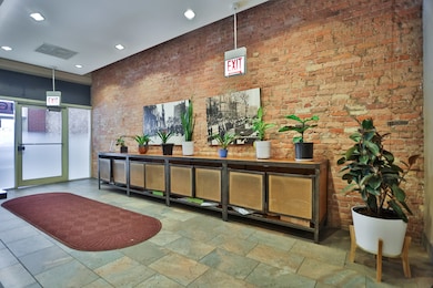 Tandem Lofts unit 604, Chicago, IL 60616 - photo 3