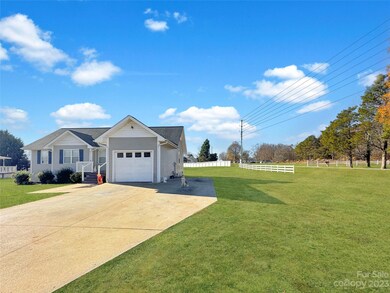 106 Hyde Ln, Statesville, NC 28625 - photo 6