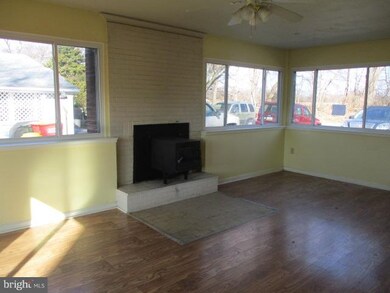 18019 Oak Ridge Dr, Hagerstown, MD 21740 - photo 5