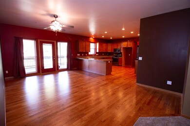 213 N Hillcrest Cir, Center Point, IA 52213 - photo 6