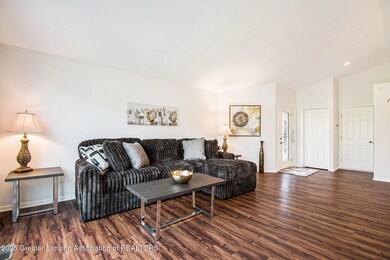 7321 Golf Gate Dr unit 39, Lansing, MI 48917 - photo 4