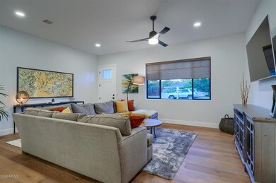 06-Living Room