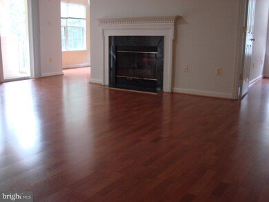 127 Timberbrook Ln unit 301, Gaithersburg, MD 20878 - photo 2