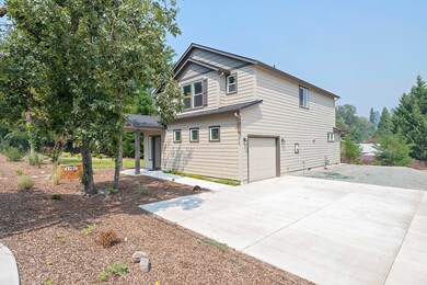 2367 NW Highland Ave, Grants Pass, OR 97526 - photo 3