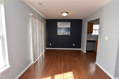 2277 Middle View Dr, Columbus, IN 47201 - photo 5