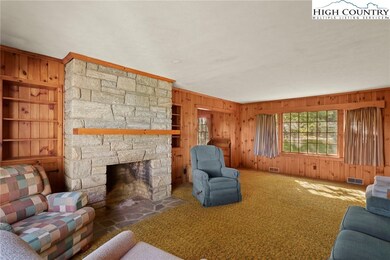 126 Chestnut Cir, Blowing Rock, NC 28605 - photo 4