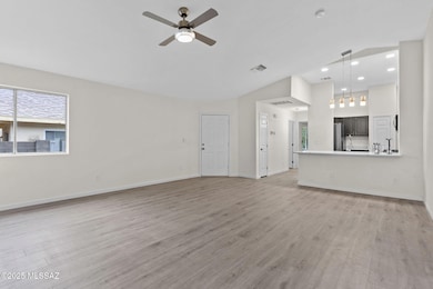 18-web-or-mls-9472 E Stonehaven Way-12