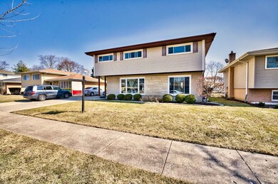 2149 Plainfield Dr, Des Plaines, IL 60018 - photo 2