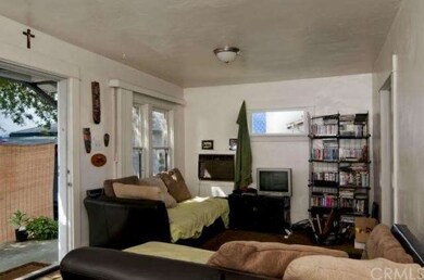 Interior middle unit