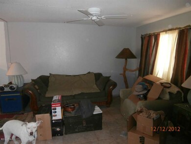 809 N 95th Great room