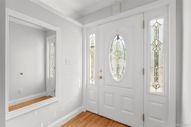 528 N Wagner Ave, Mamaroneck, NY 10543 - photo 3