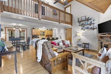 Nightly Rental Cabin Golf Community