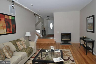 12033 Coldstream Dr, Potomac, MD 20854 - photo 5