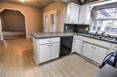 1912 Raquel Rd, Edmond, OK 73003 - photo 7