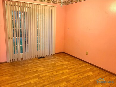 4150 Dahlia Dr, Toledo, OH 43611 - photo 7