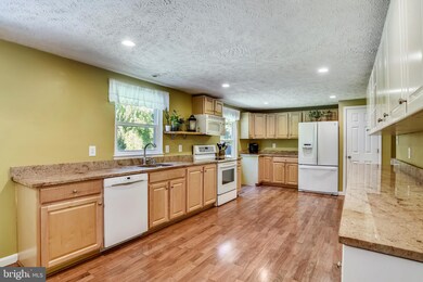 15149 Holleyside Dr, Dumfries, VA 22025 - photo 6