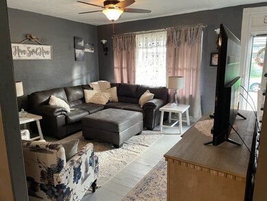 310 Longfellow St, Vandergrift, PA 15690 - photo 4