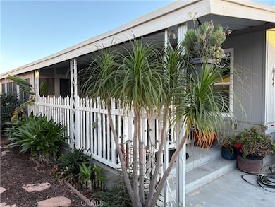 31816 E E unit 144, Yucaipa, CA 92399 - photo 2