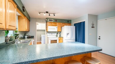 4711 East Flossmoor Circle-13
