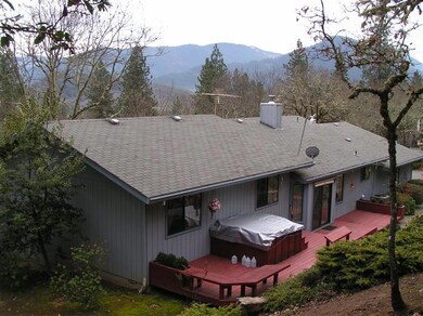 316 Mina Ln, Grants Pass, OR 97526 - photo 3