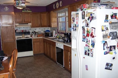 307 Chestnut Dr, Shelbyville, TN 37160 - photo 3