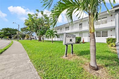 20310 NE 2nd Ave unit 24, Miami, FL 33179 - photo 3