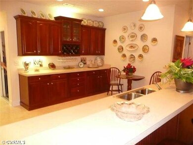 Kitchen - Alternate kitchen view - The Breakfast B