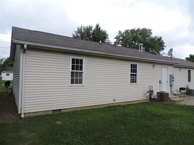 309 N Morgan St unit . C, Mentone, IN 46539 - photo 2