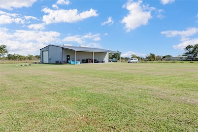 2923 County Road 209, Danbury, TX 77534 - photo 2