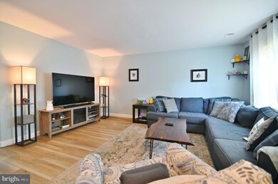 9040 Bonham Cir, Manassas, VA 20110 - photo 4