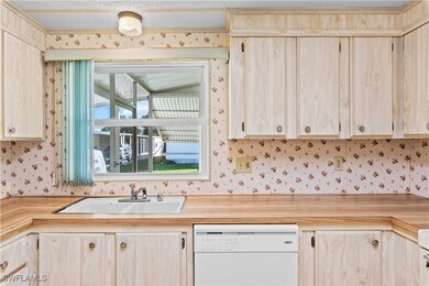 243 Poinsettia Dr, Fort Myers, FL 33905 - photo 4