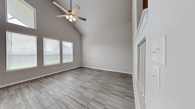 314 Burgundy Dr, Alvin, TX 77511 - photo 2