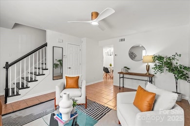 Spacious living room 