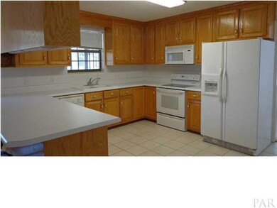 Remodeled Kitchen w/ 8' Bar